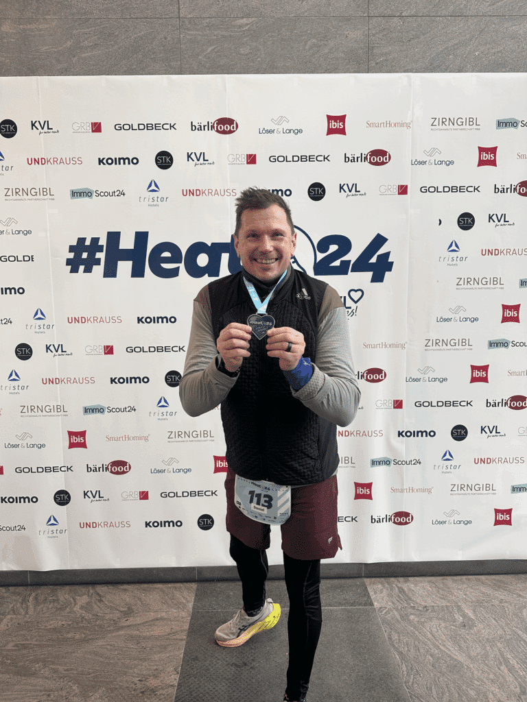 Leben in der Virual Reality. Das lief im November 2025. 11 heat24 berlin 2025 daniel sports insider laufblog spendenlauf medaille