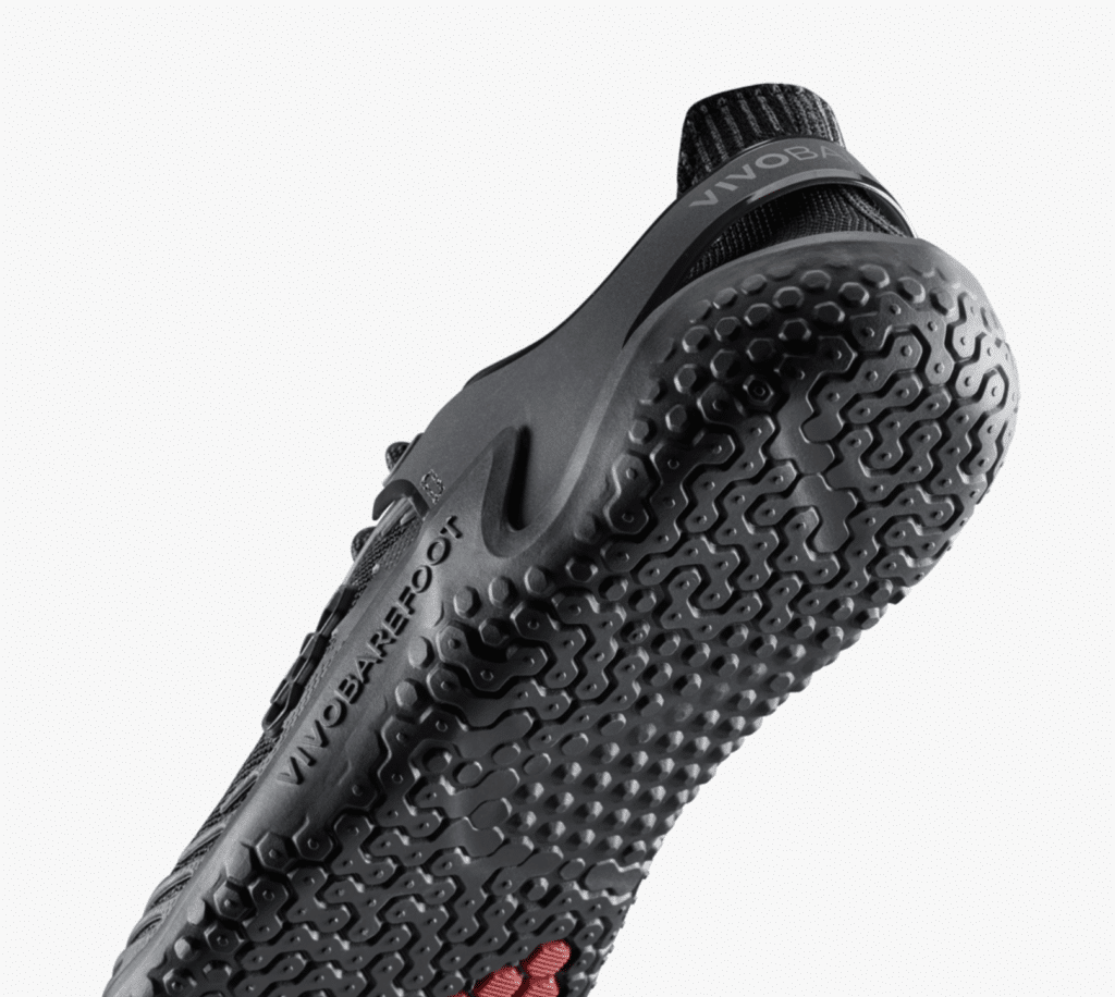 Starke Füße, starkes Training: Warum Standfestigkeit und Barfußschuhe dein nächstes Fitness-Upgrade sind 6 Motus Strength II Vivobarefoot fitness crossfit hyrox athx barfussschuhe sohle
