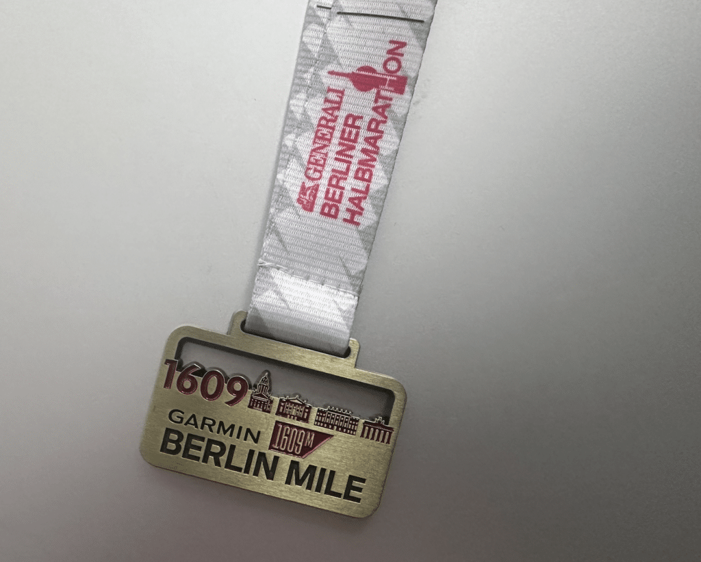 berlin mile zielsprint finish 2026 ergebnisse laufblog garmin laufblogger erfahrungen medaille