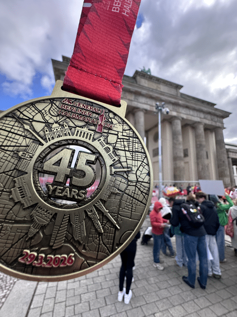 berliner halbmarathon berlin 2026 medaille laufblogger daniel