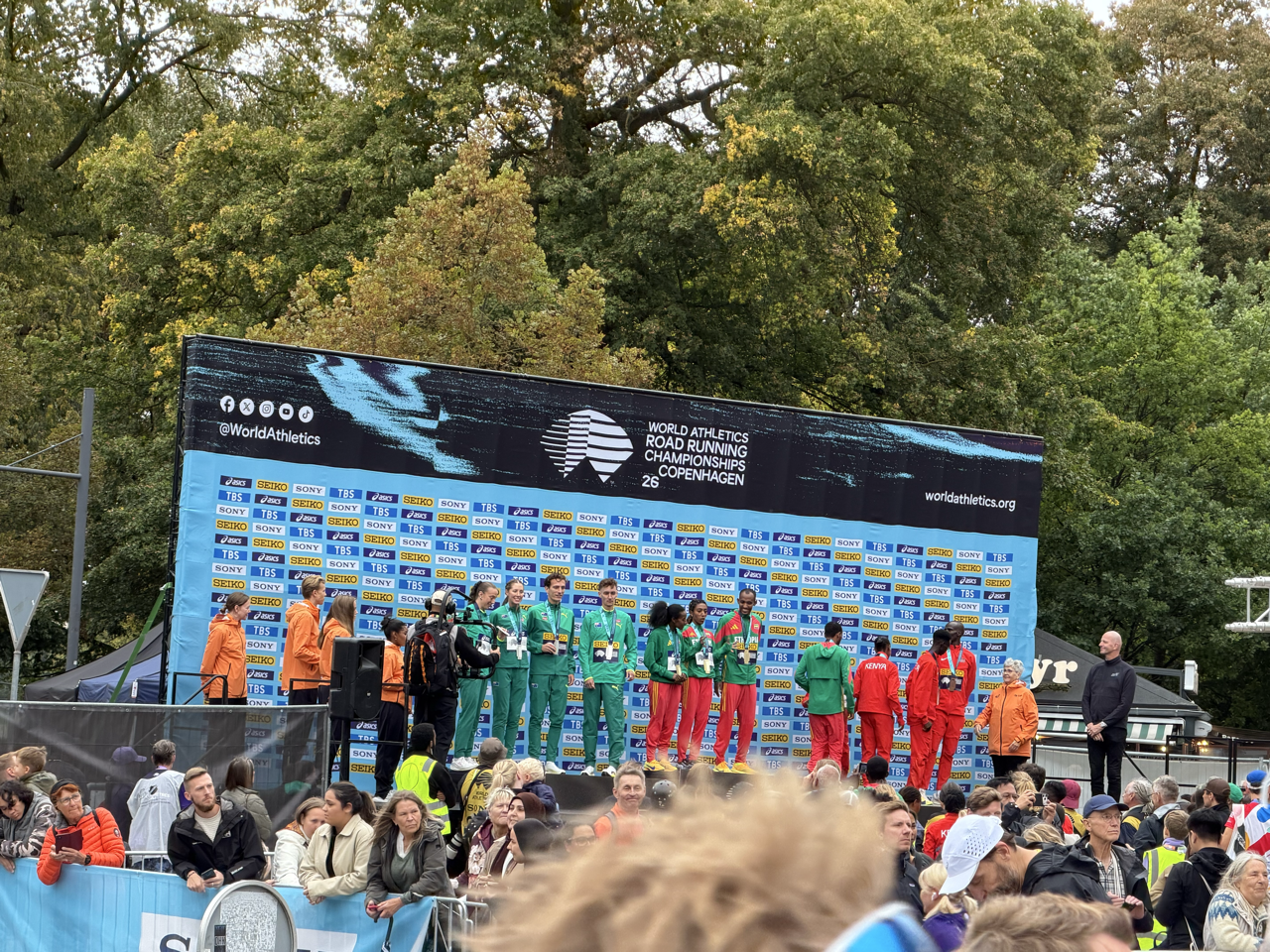 Marathon, Mindset, Meilen - und plötzlich 3:21. Das lief im September 2026. 22 Gross World Athletics Road Running Championships 2026 daniel lauf influencer laufblogger laufblog halbmarathon cph half siegerehrung