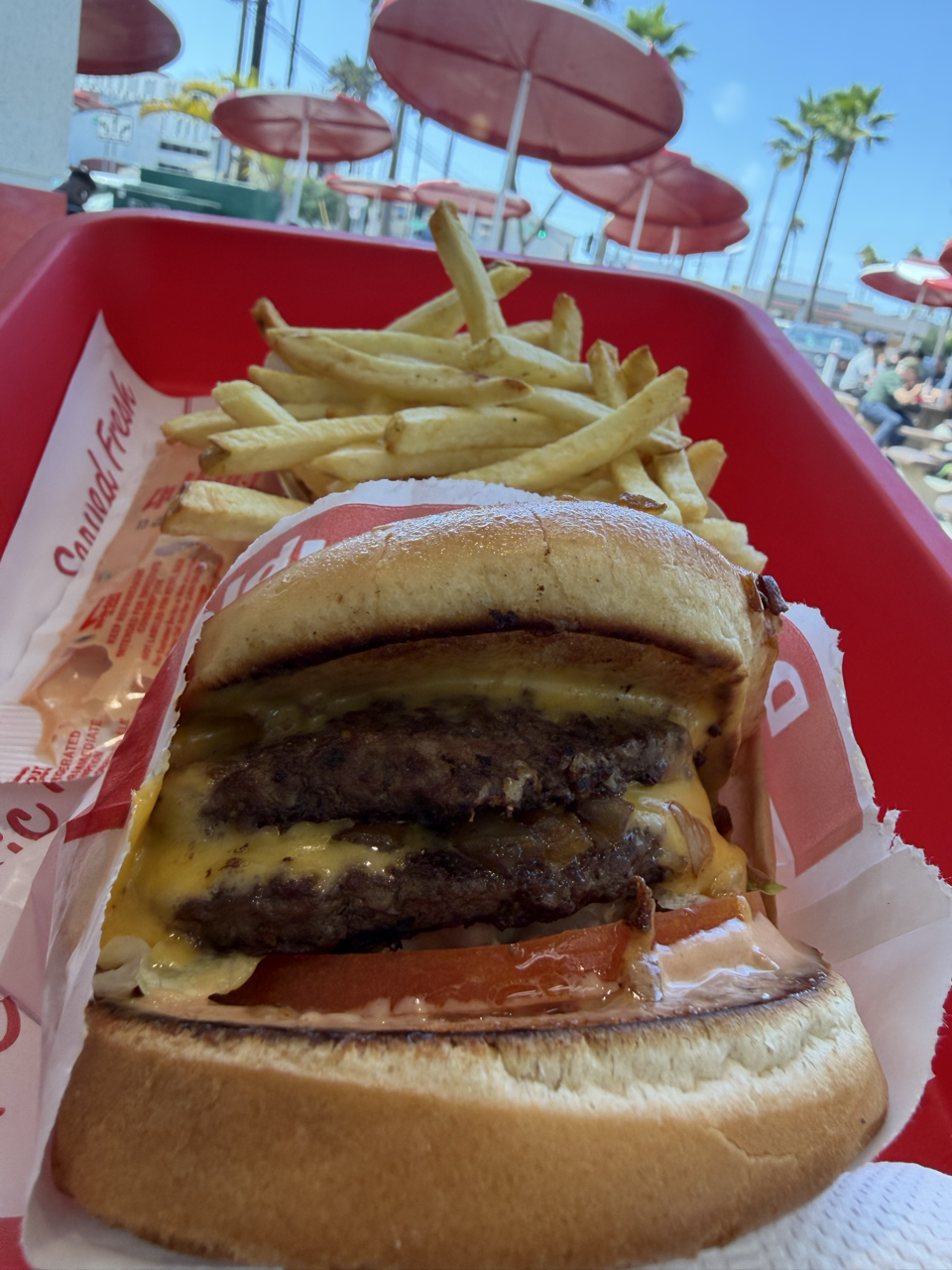 Marathon, Mindset, Meilen - und plötzlich 3:21. Das lief im September 2026. 8 Gross daniel sports insider los angeles september 2026 in n out burger double double